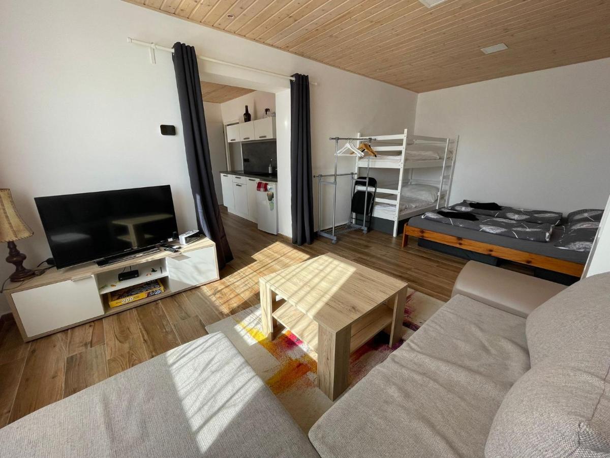 Apartman 7 Stozec Luaran gambar